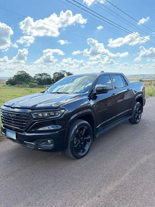 RAM RAMPAGE 2.0 HURRICANE 4 TURBO GASOLINA R/T 4X4 AUTOMÁTICO